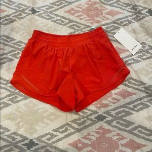 Lululemon hotty hot shorts size 10 nwt 4”